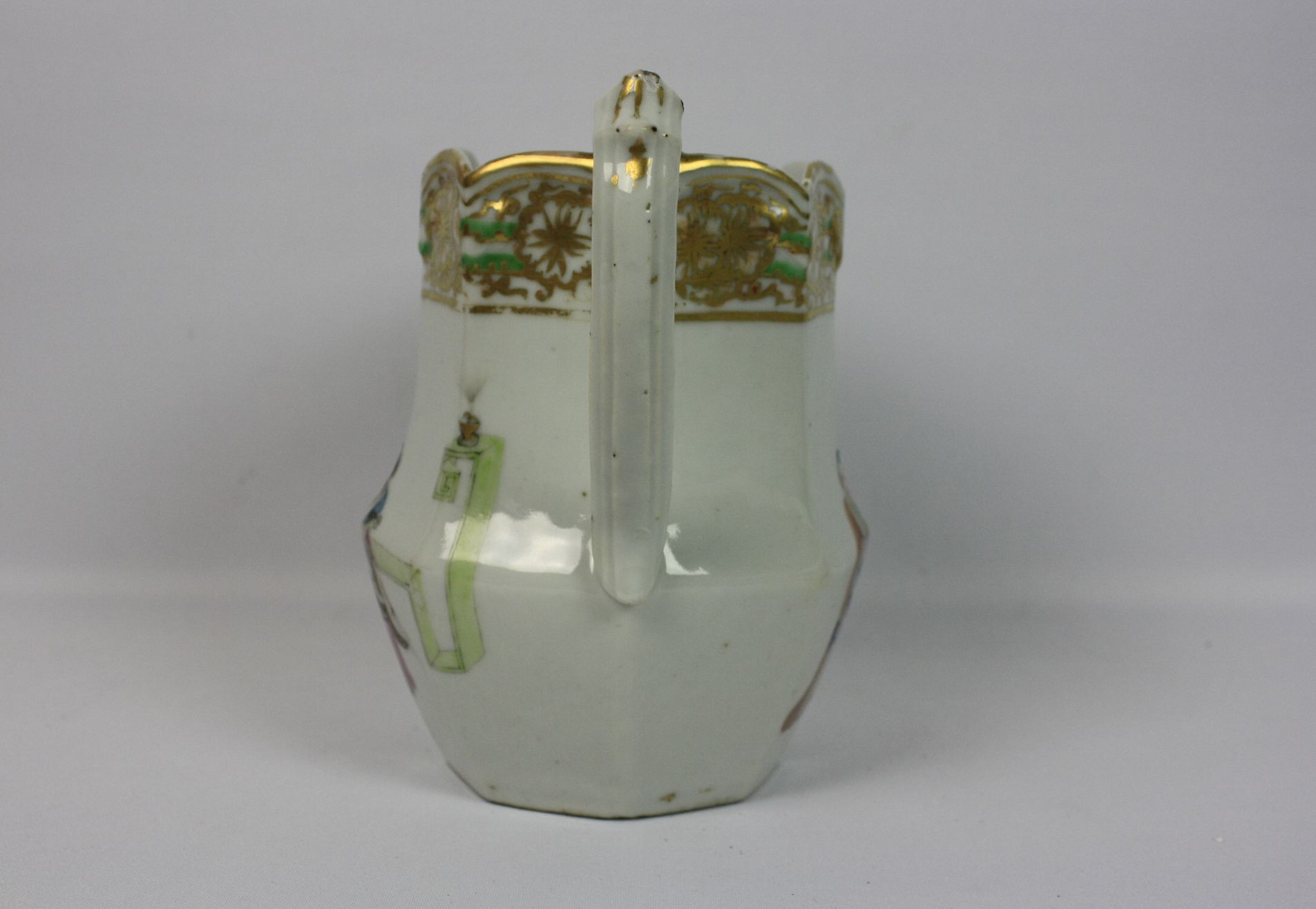 037 A large Chinese famille rose porcelain jug