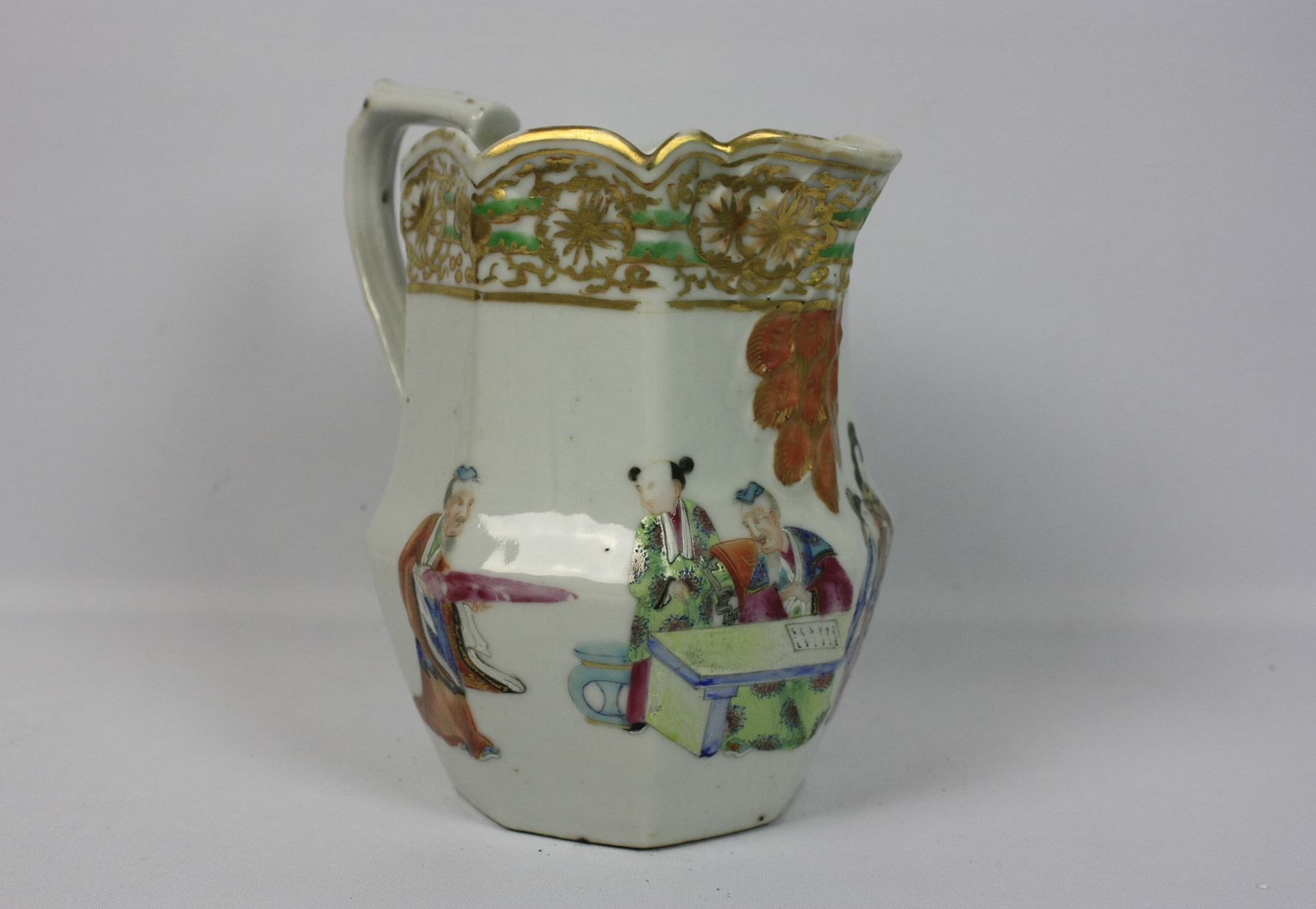 037 A large Chinese famille rose porcelain jug