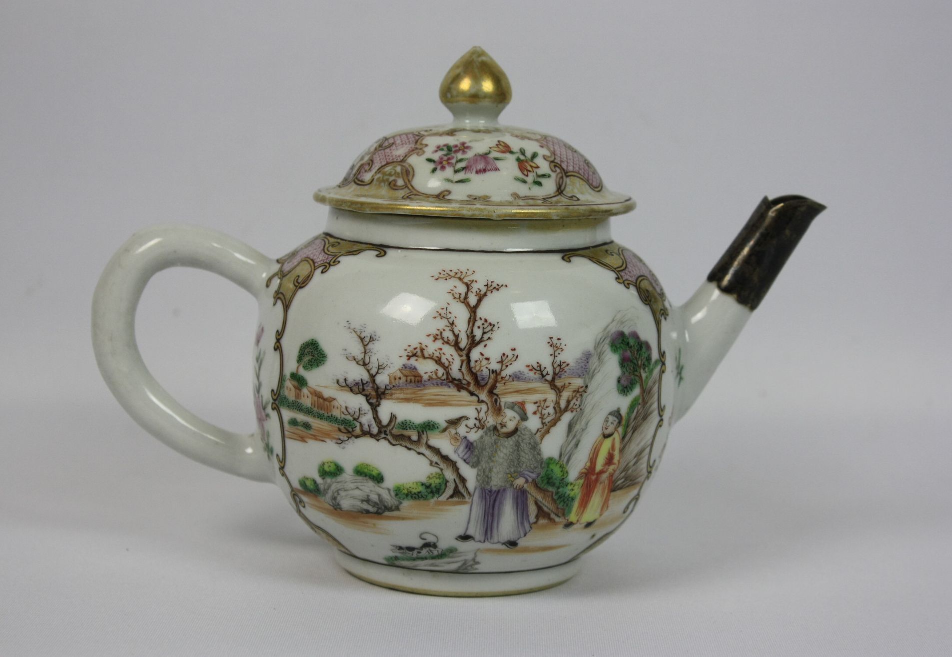 035 A Chinese famille rose porcelain teapot