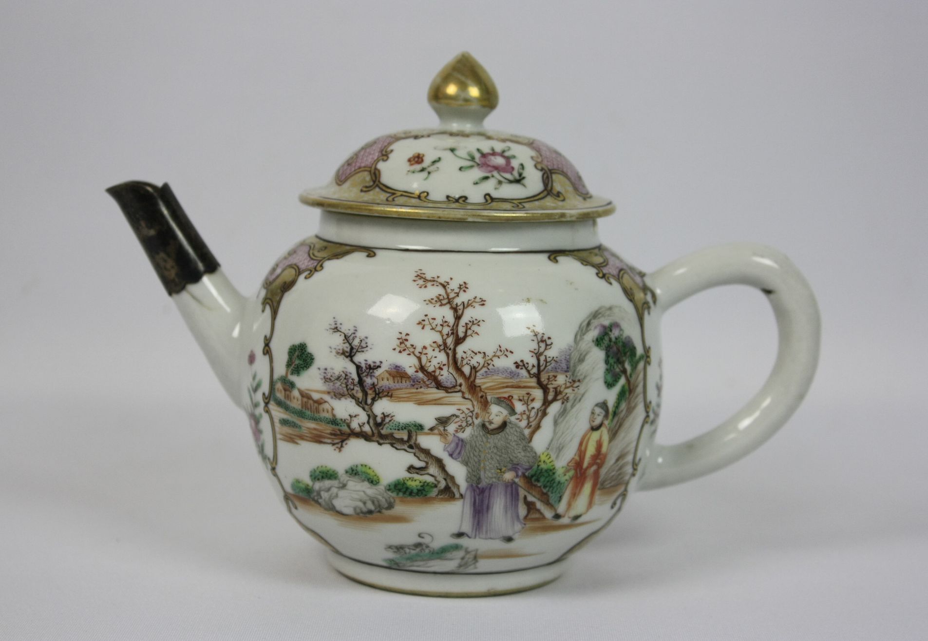 035 A Chinese famille rose porcelain teapot