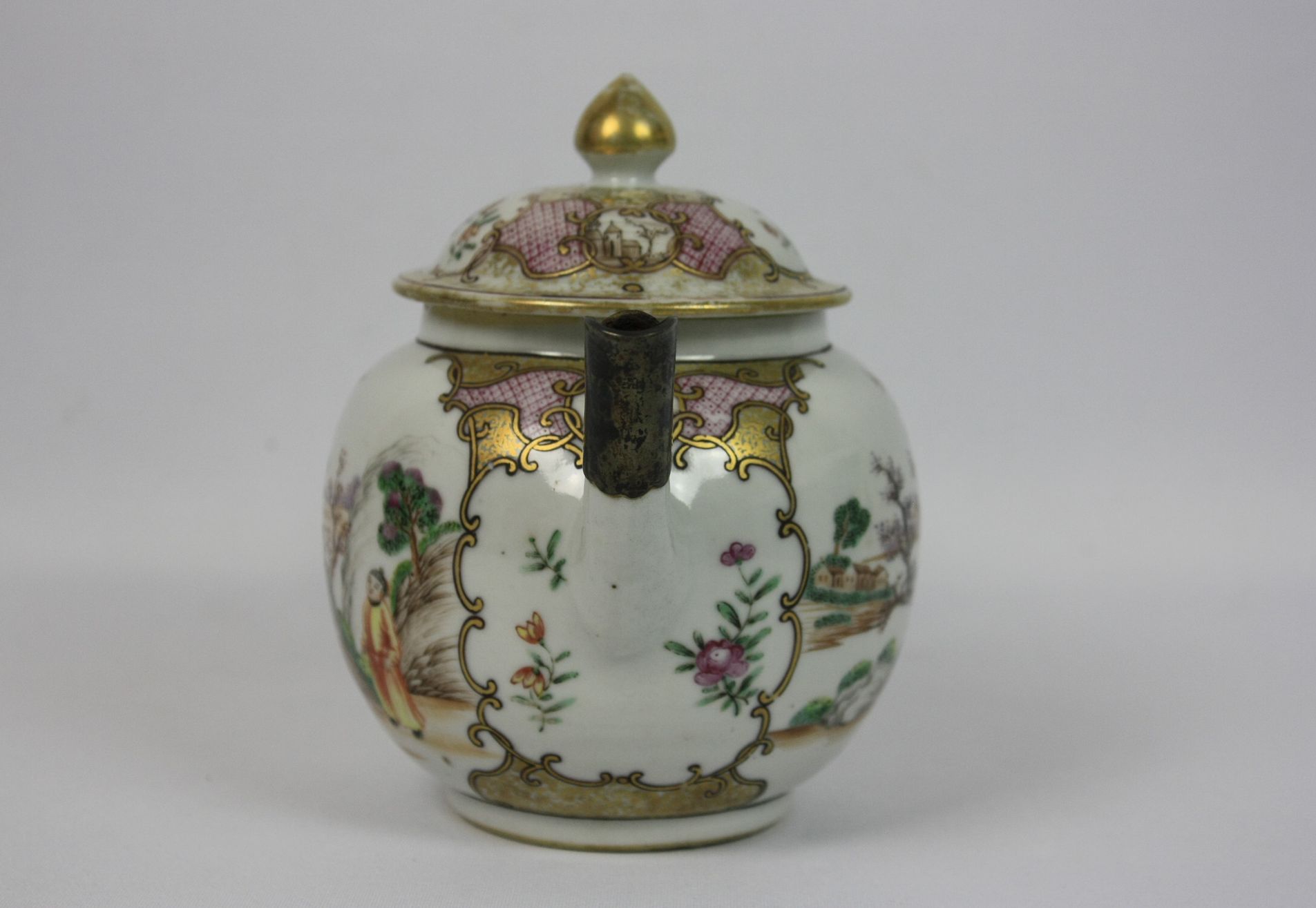 035 A Chinese famille rose porcelain teapot