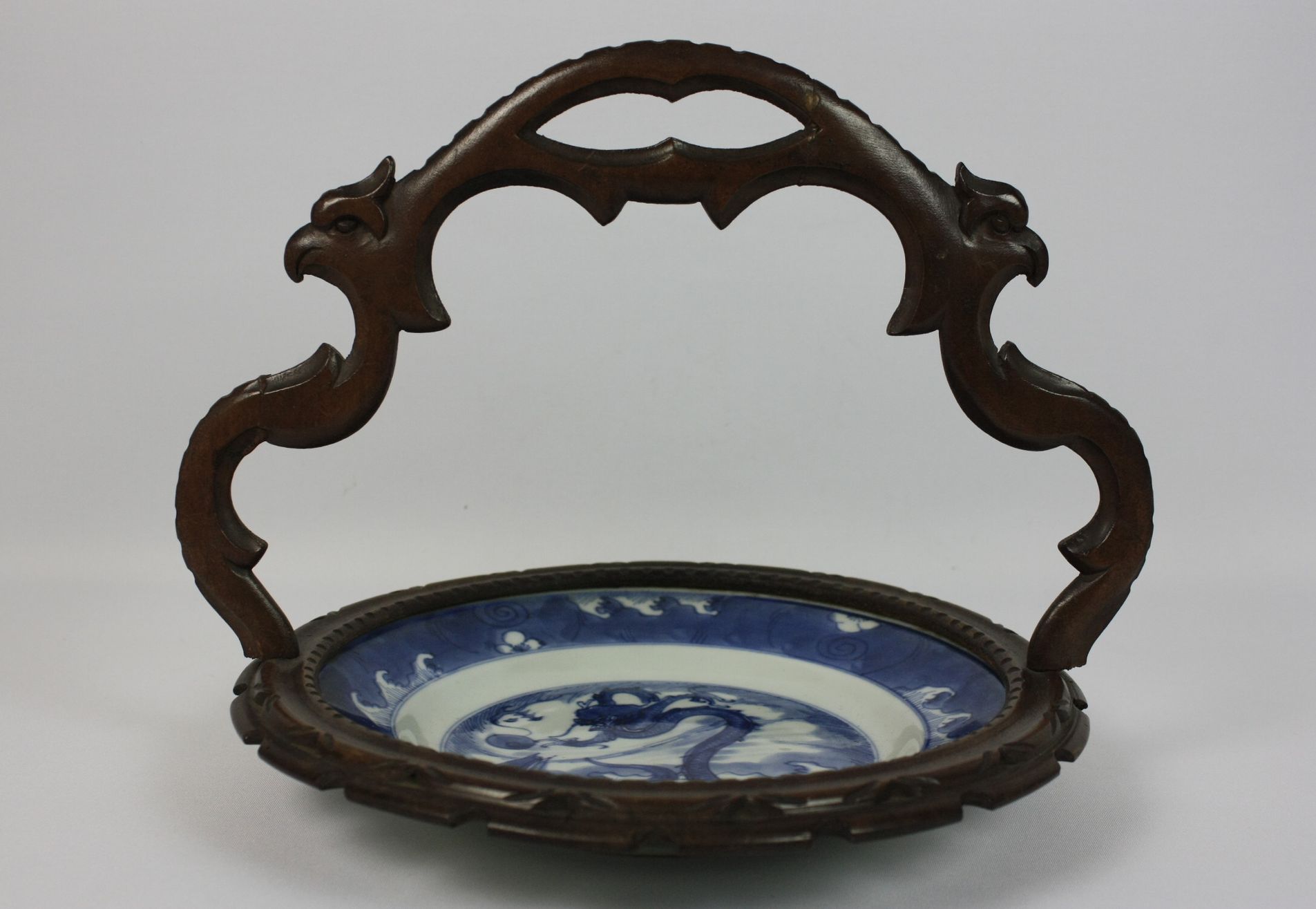 032 A Chinese blue and white porcelain dish