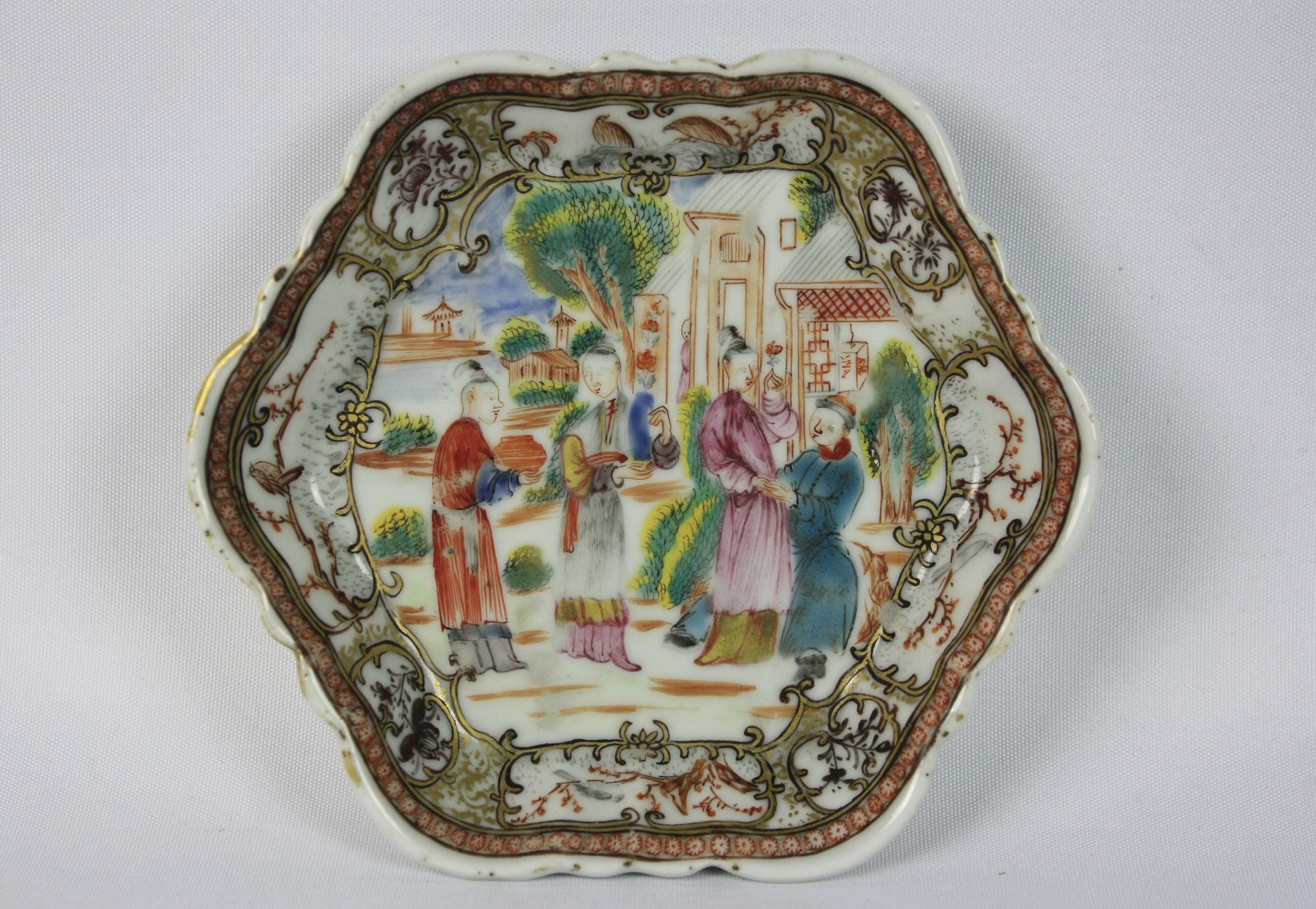 030 A Chinese famille rose porcelain plate