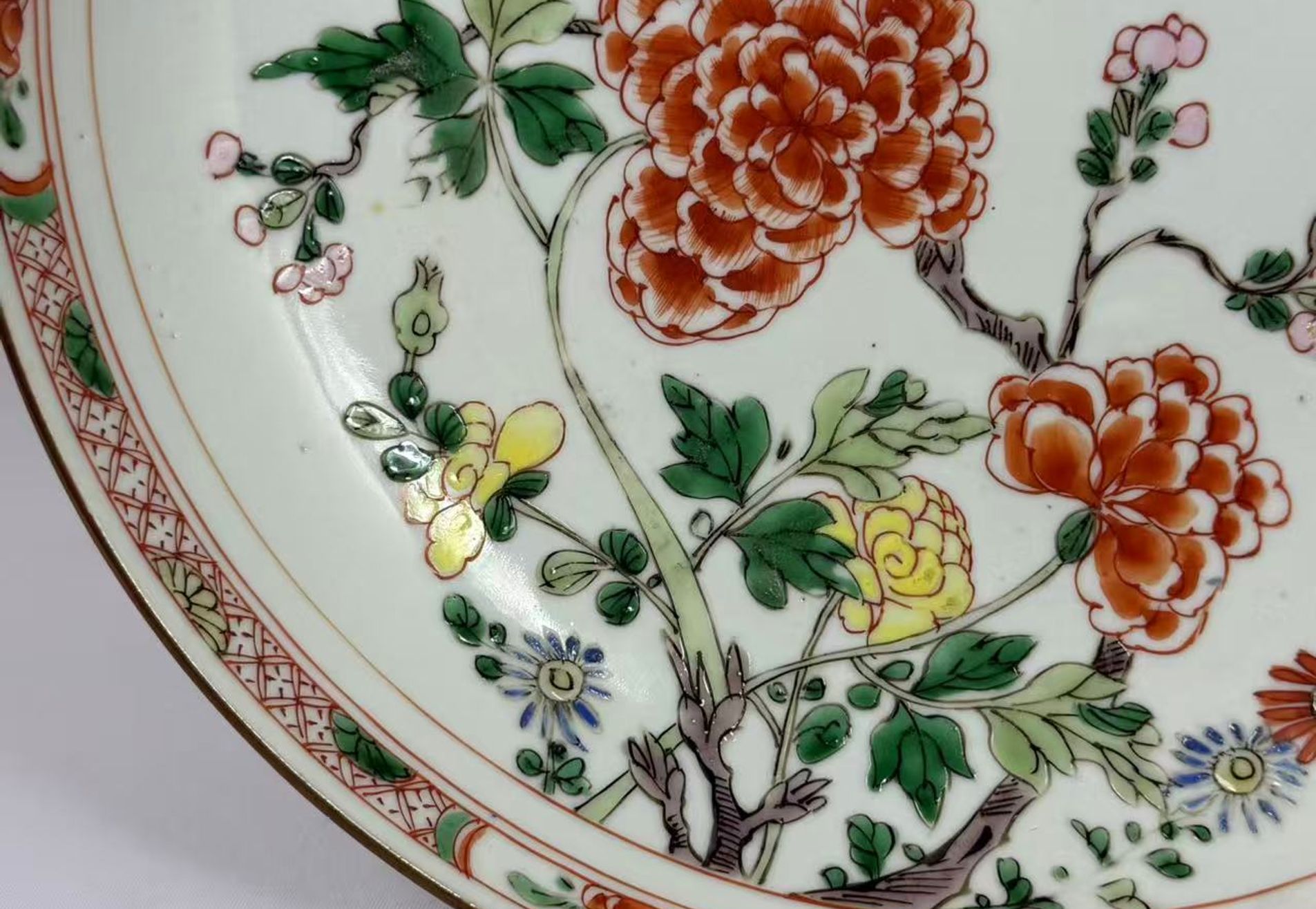 027 Kangxi Period Famille Verte Floral Charger, Qing Dynasty