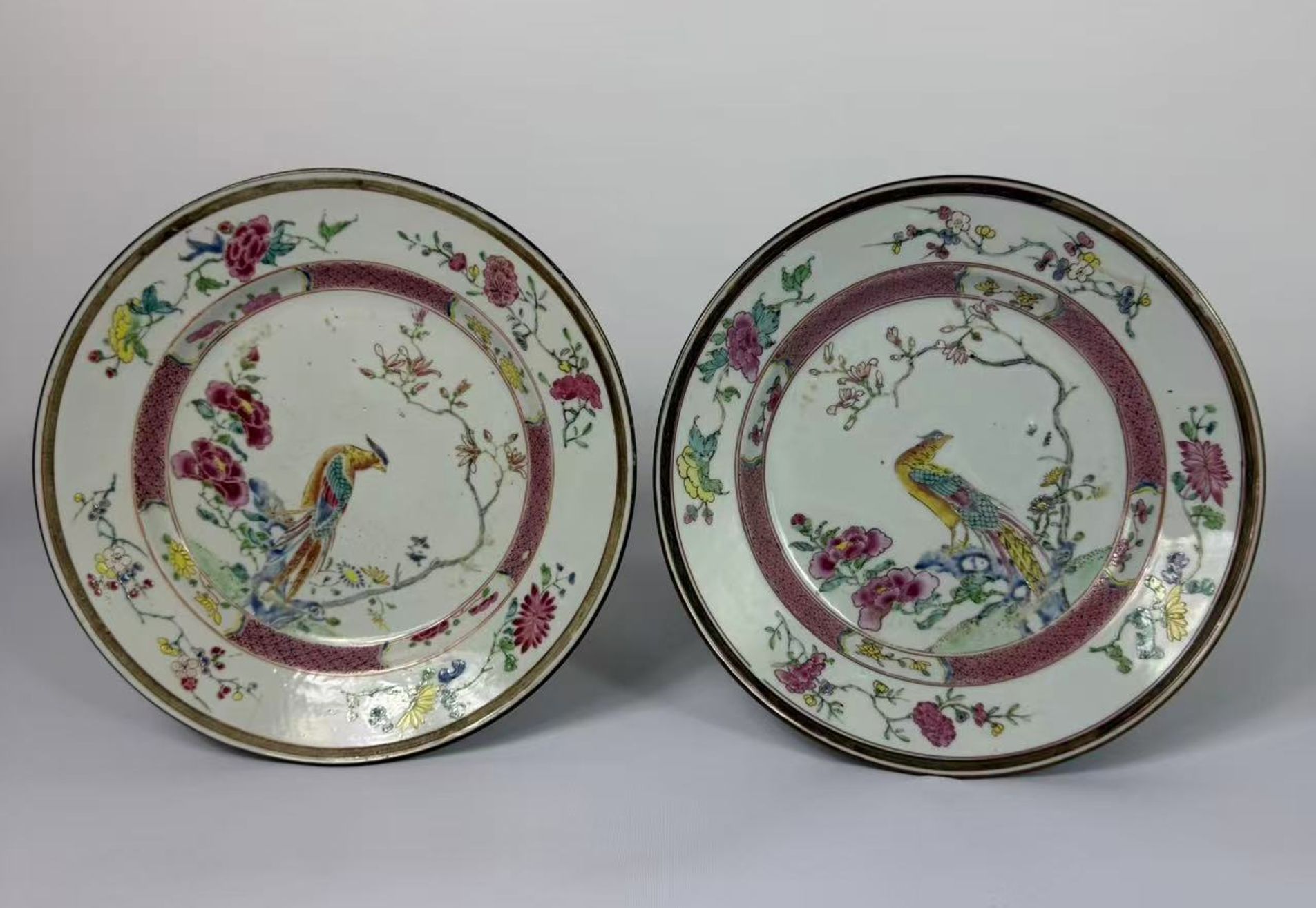 025 Yongzheng-periode famille rose schotel met bloem- en vogeldecor, Qing-dynastie