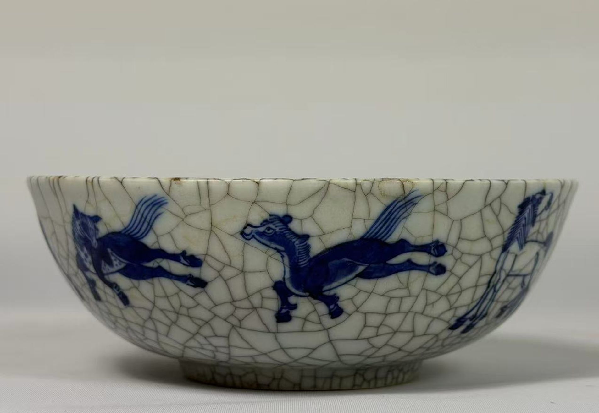 024 Qing Dynasty Blue and White ‘Mu Wang’s Eight Horses’ Bowl with Ge-Type Glaze
