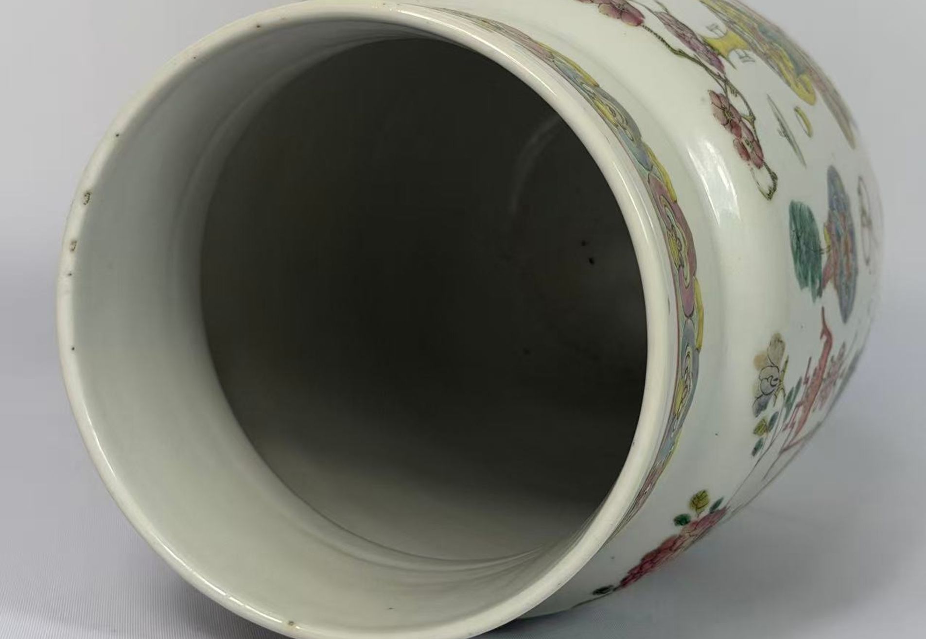 017 Late Qing Dynasty Famille Rose ‘Bogu’ (Antique Treasures) Large Jar