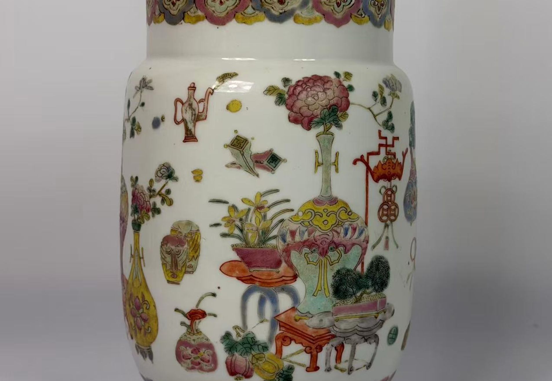 017 Late Qing Dynasty Famille Rose ‘Bogu’ (Antique Treasures) Large Jar