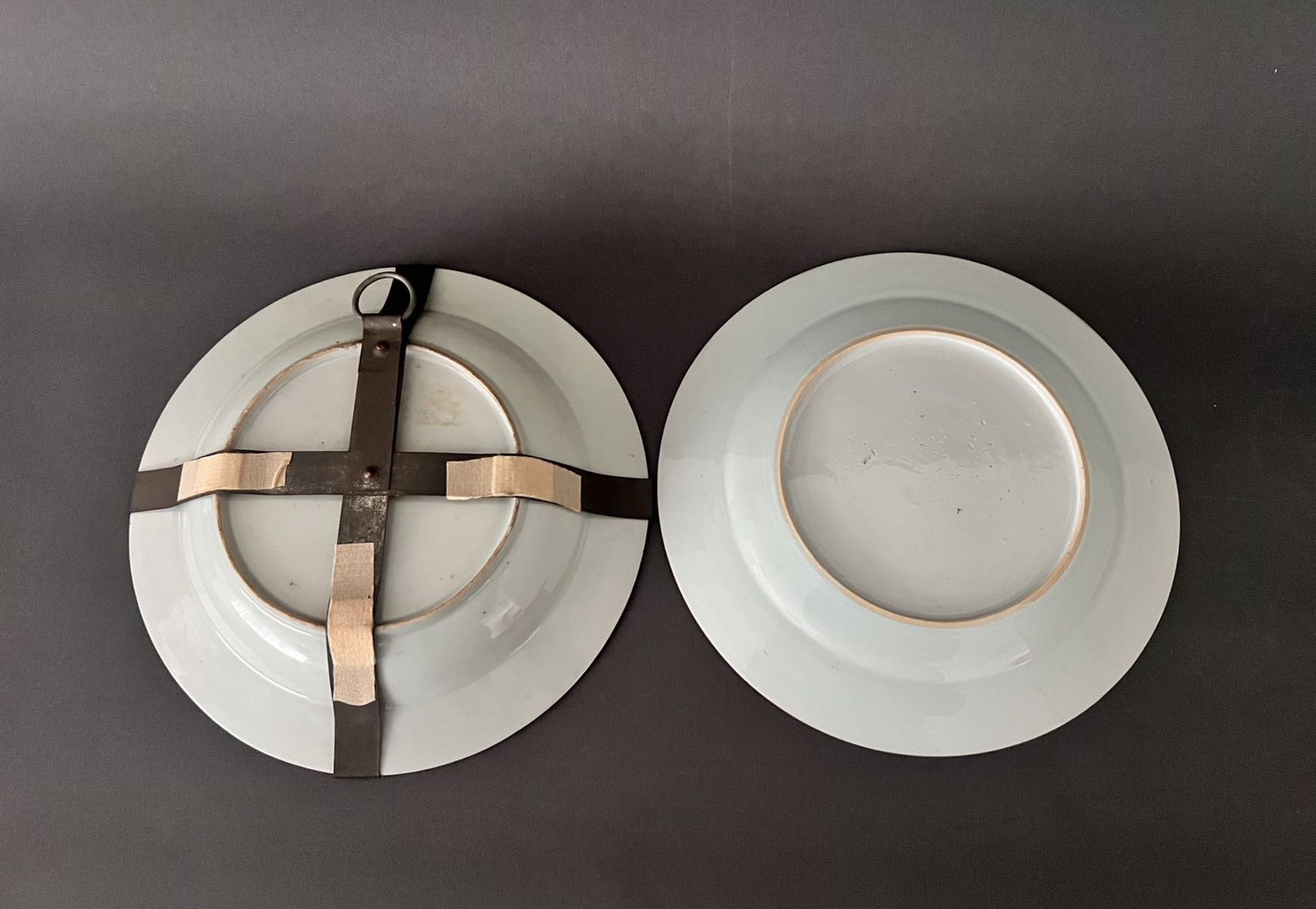 010 Two early Qing dynasty plates