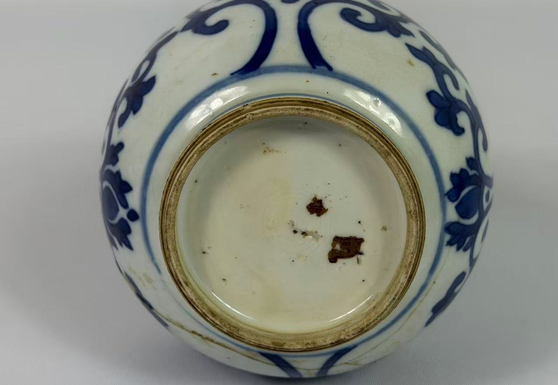 003 A Fine Blue and White ‘Garlic-Head’ Vase, Kangxi Period (1662–1722)
