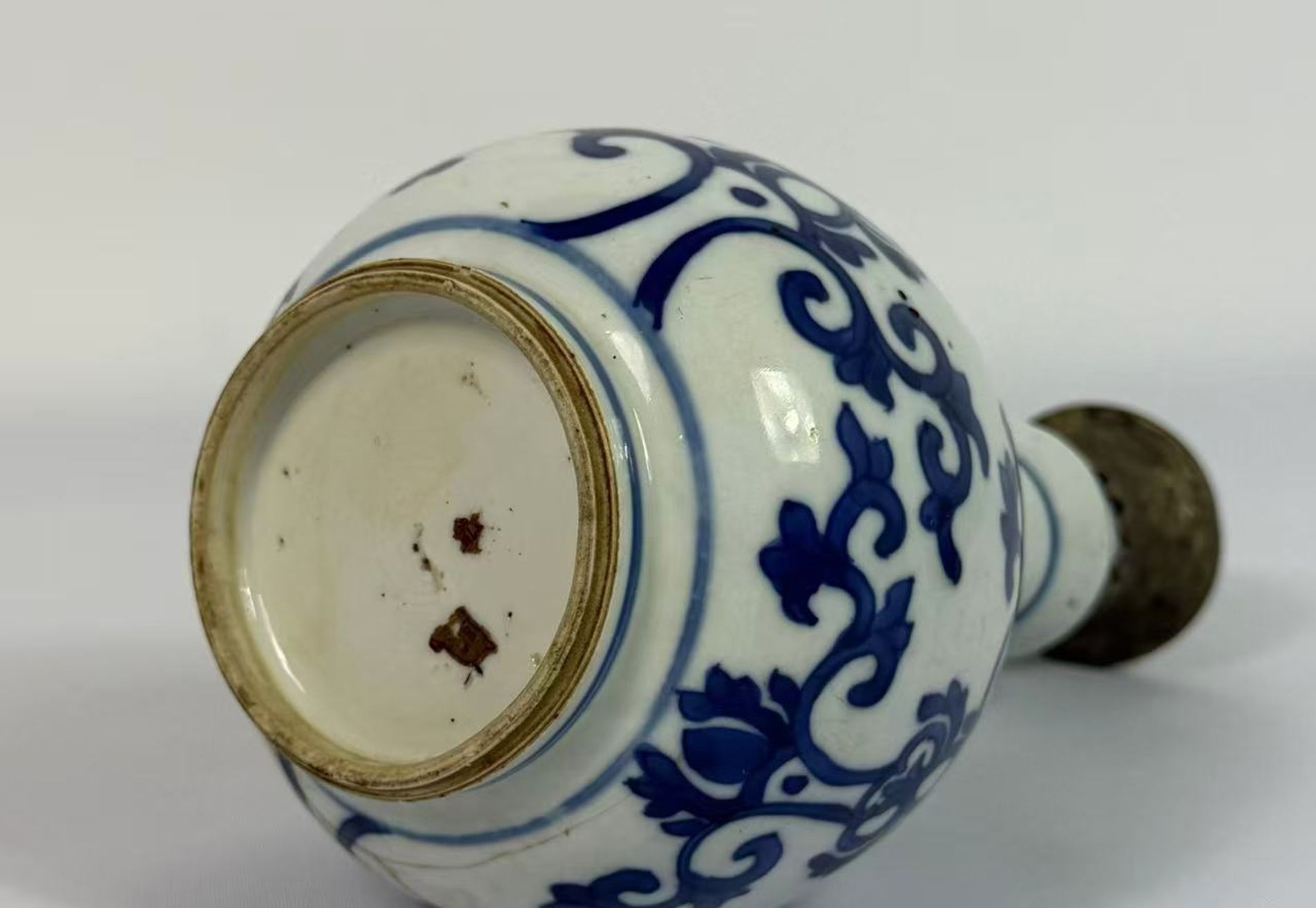 003 A Fine Blue and White ‘Garlic-Head’ Vase, Kangxi Period (1662–1722)